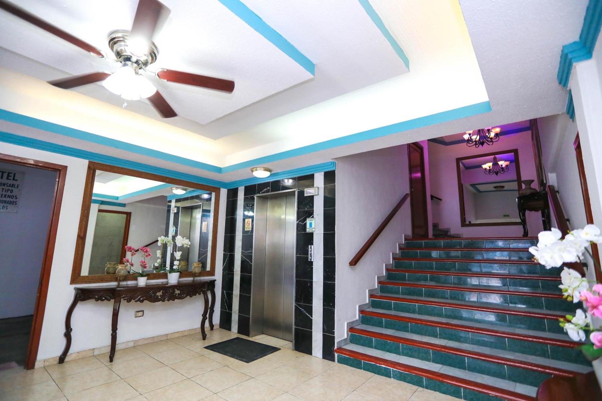 Avenida Hotel Cancún