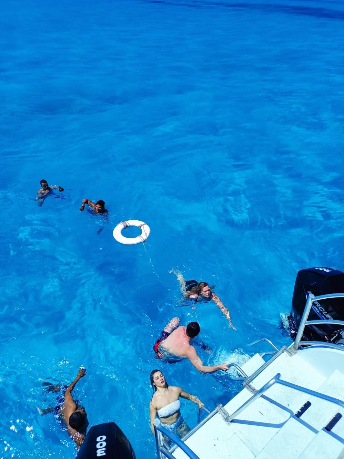 Hotel en barco Catamaran Fragata *