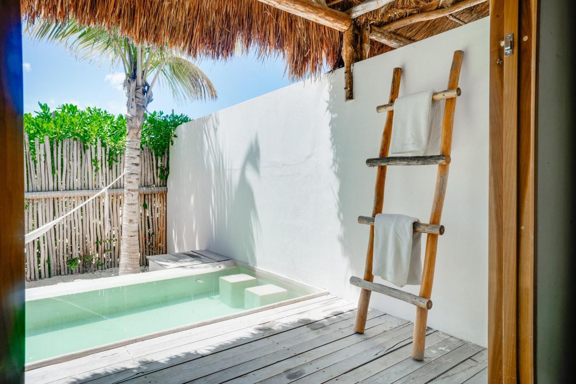 Punta Blanca House Hotel *