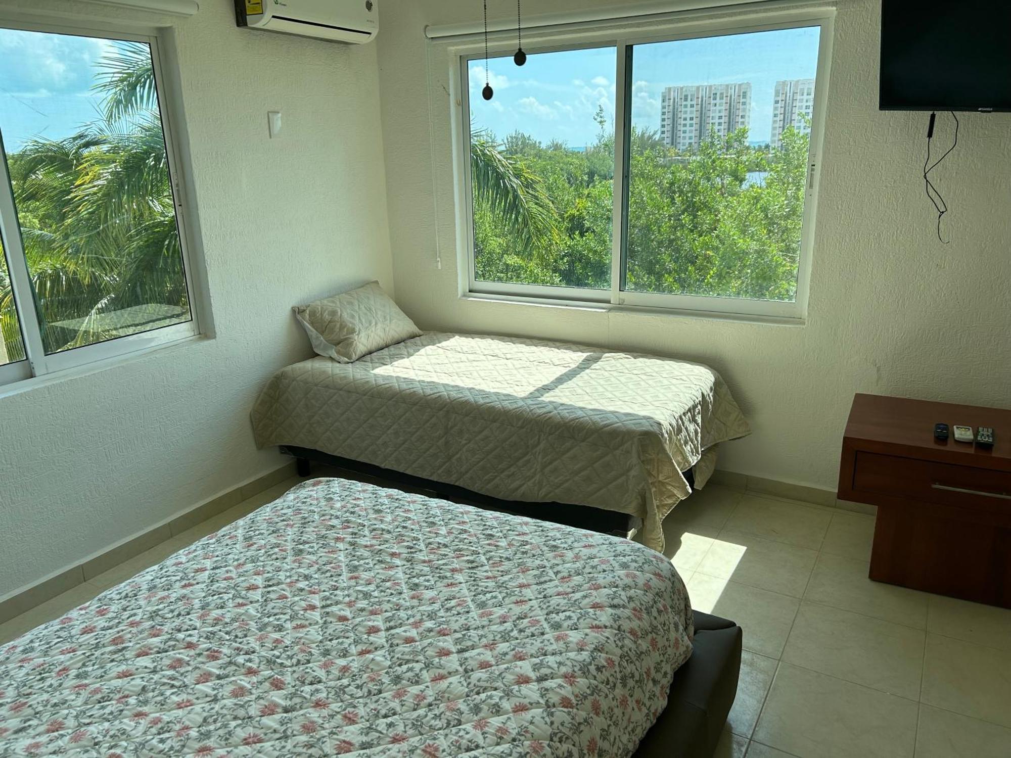 Estudio Con Bano Privado Tres Personas En Puerto