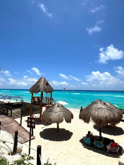 Beachside House In Zone With Bbq And Luxury Amenities Villa Cancún
