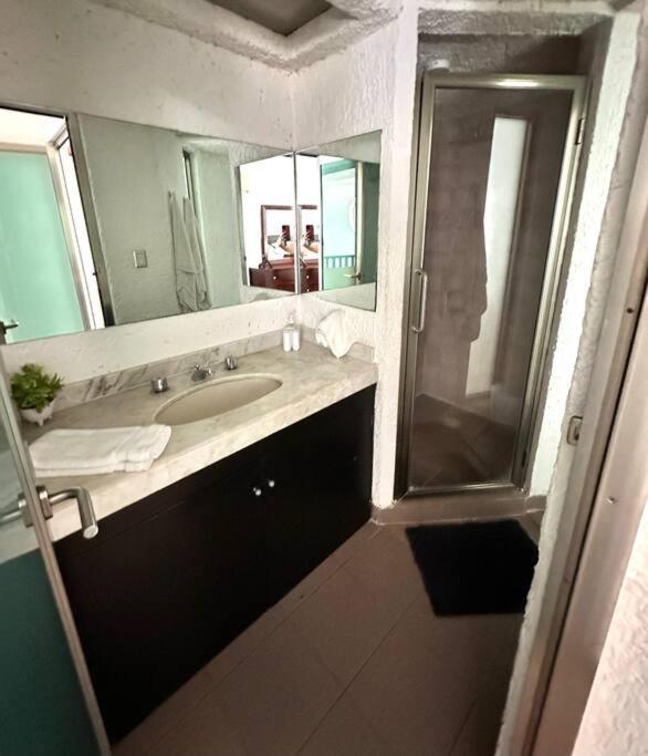 Beachside House In Zone With Bbq And Luxury Amenities Villa Cancún