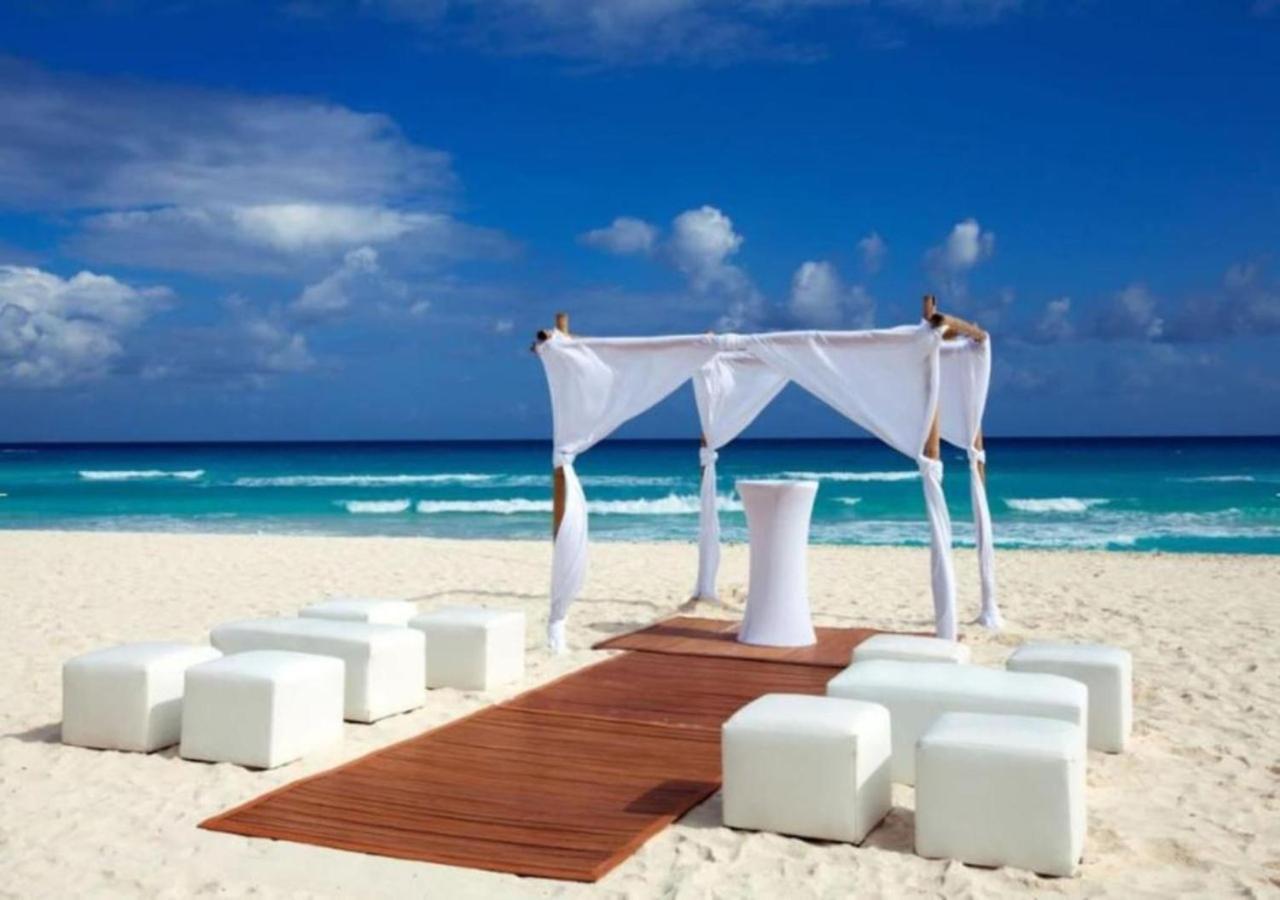 Enjoy The White In A 1bd Vacation Onsite Infinity Pool, Spa, And Mini Golf