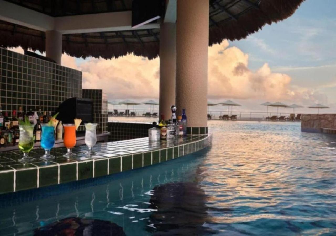 Enjoy The White In A 1bd Vacation Onsite Infinity Pool, Spa, And Mini Golf Cancún