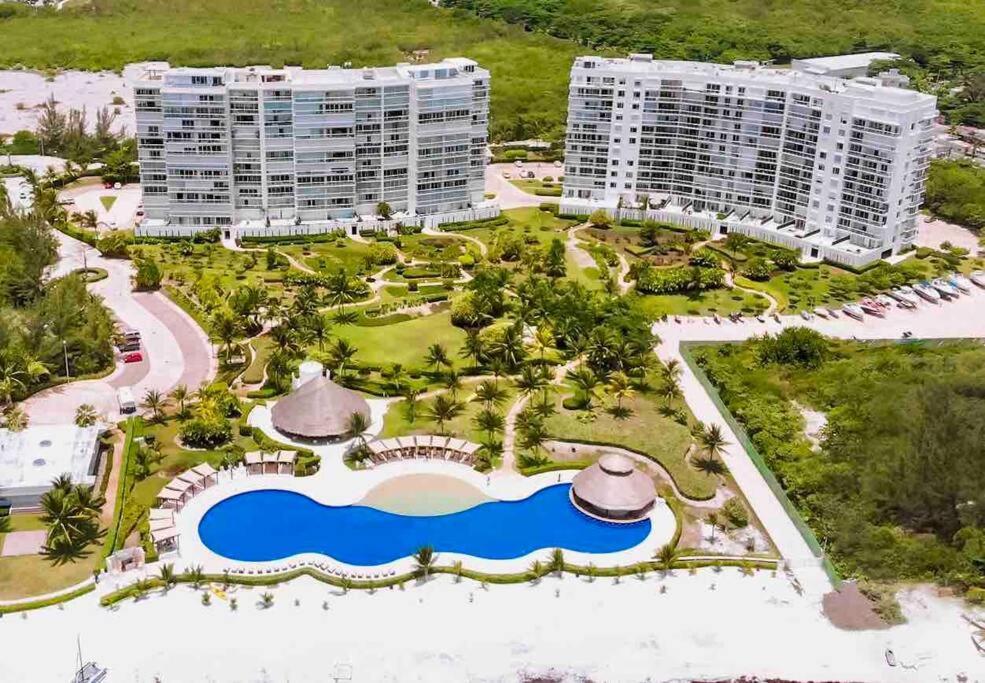 Marina Beachfront 2 Bdr By Casa Paraiso * Cancún