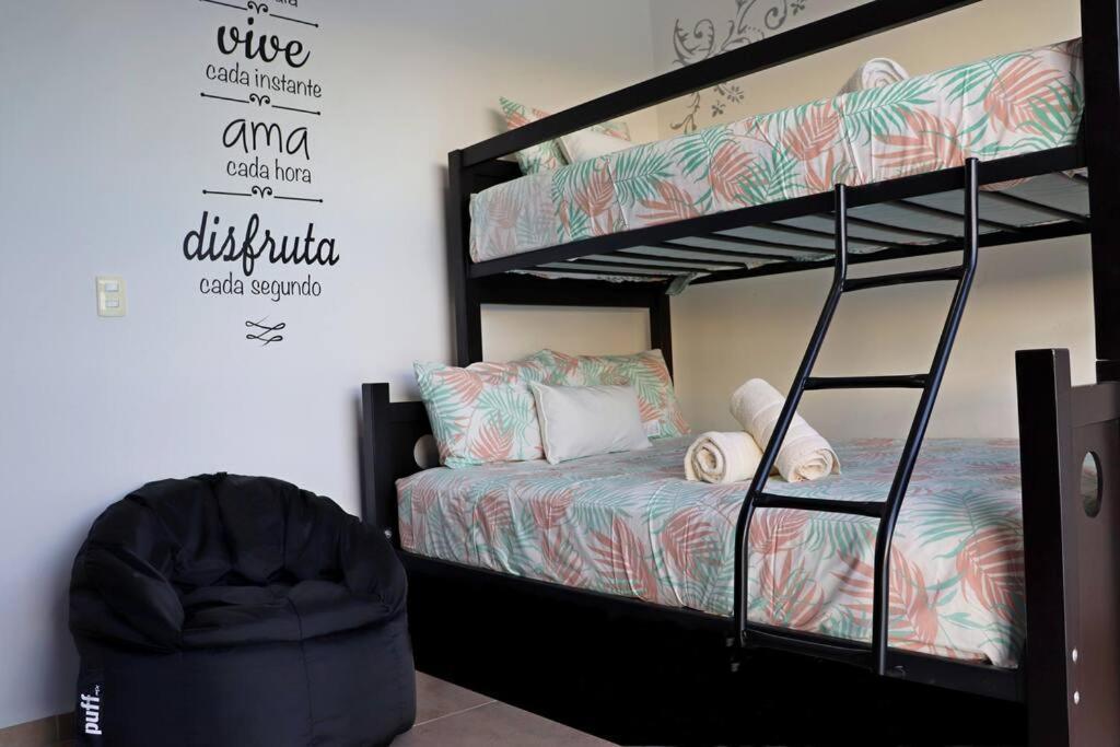 View And Access To The Lagoon~kg Sz Bed, A/c, Wifi Apartamento *