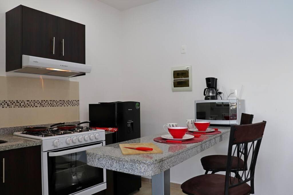 Apartamento View And Access To The Lagoon~kg Sz Bed, A/c, Wifi Cancún