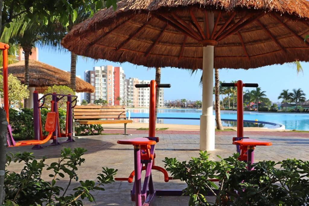 View And Access To The Lagoon~kg Sz Bed, A/c, Wifi