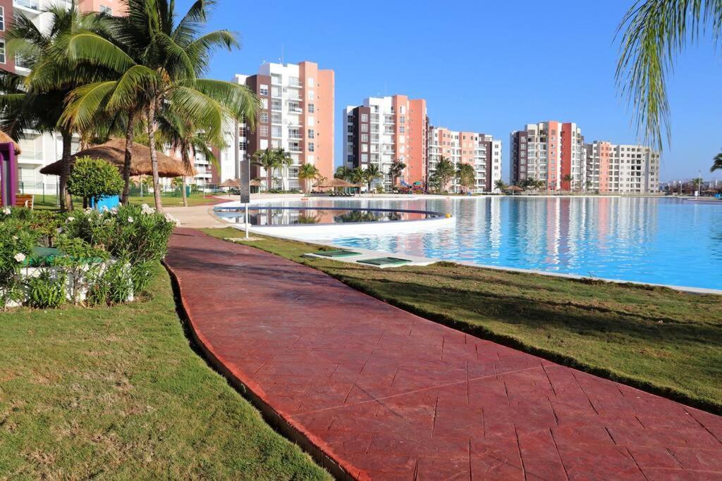 View And Access To The Lagoon~kg Sz Bed, A/c, Wifi Apartamento Cancún