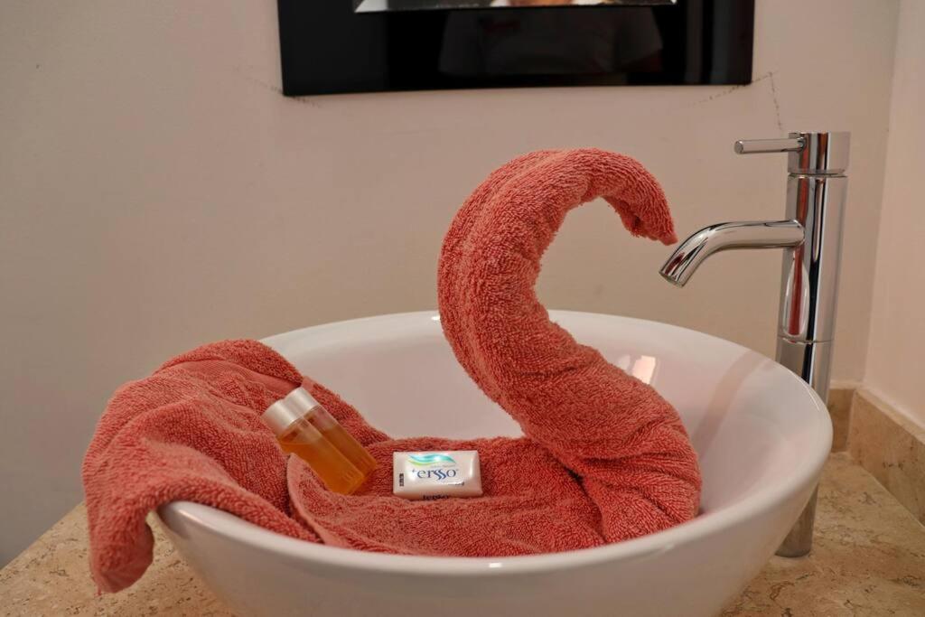View And Access To The Lagoon~kg Sz Bed, A/c, Wifi Apartamento Cancún