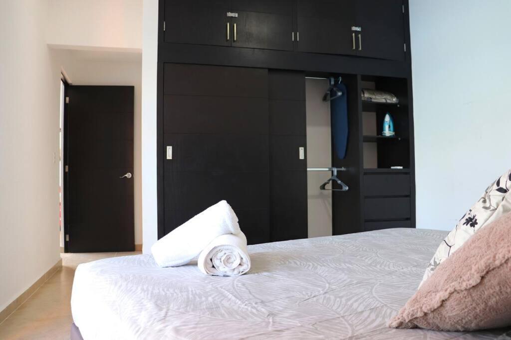 View And Access To The Lagoon~kg Sz Bed, A/c, Wifi *