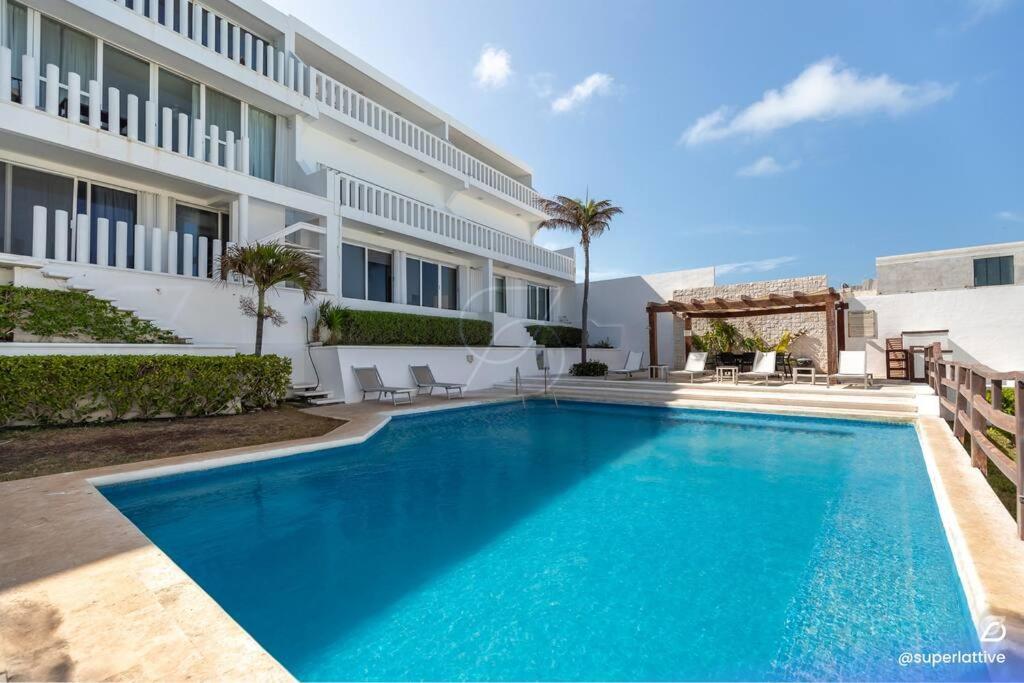 Deluxe Ocean View 3b With Great Location *