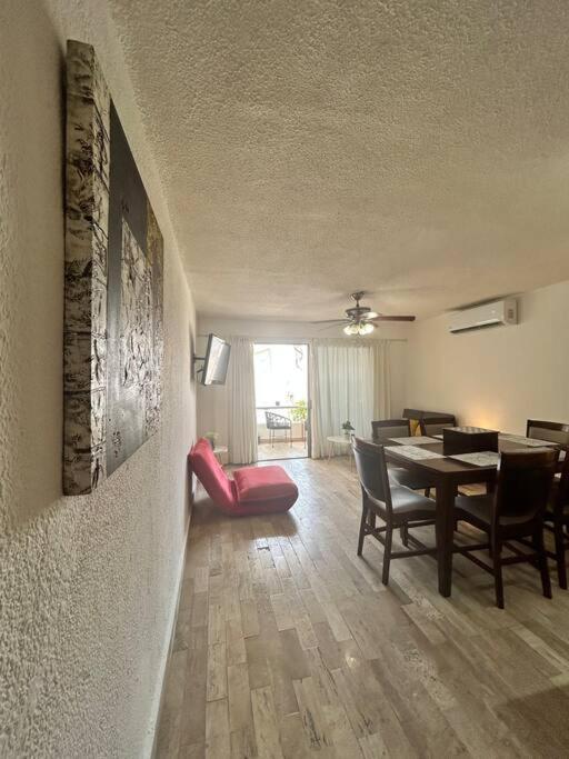 La Dorada 5 *