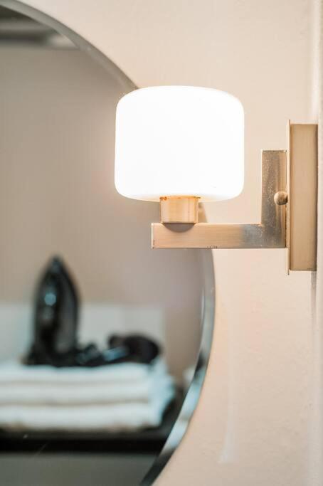 Stylish One Br Apt With Lagoon View In Dt Apartamento *