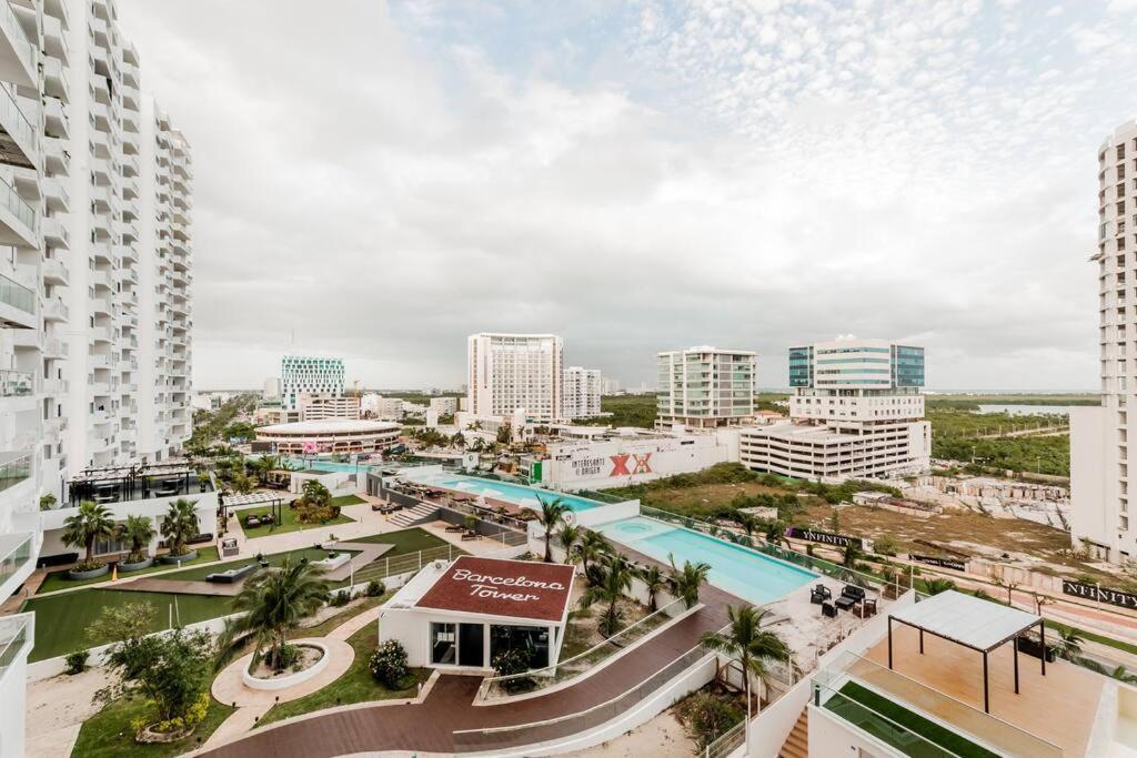 Stylish One Br Apt With Lagoon View In Dt Apartamento