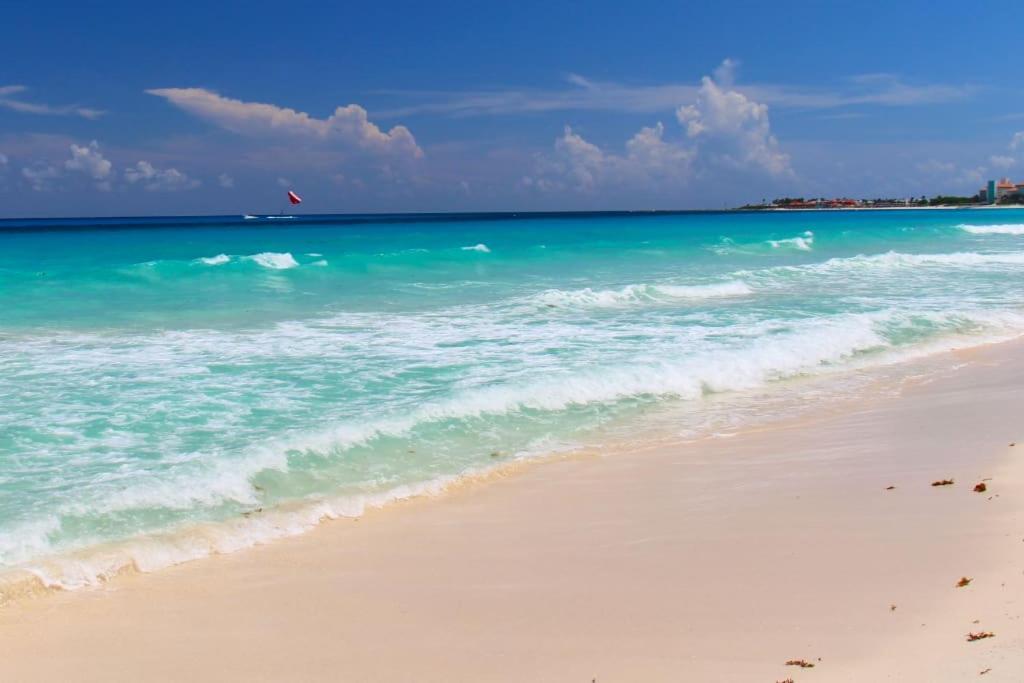 - Steps To And Water Fun * Cancún