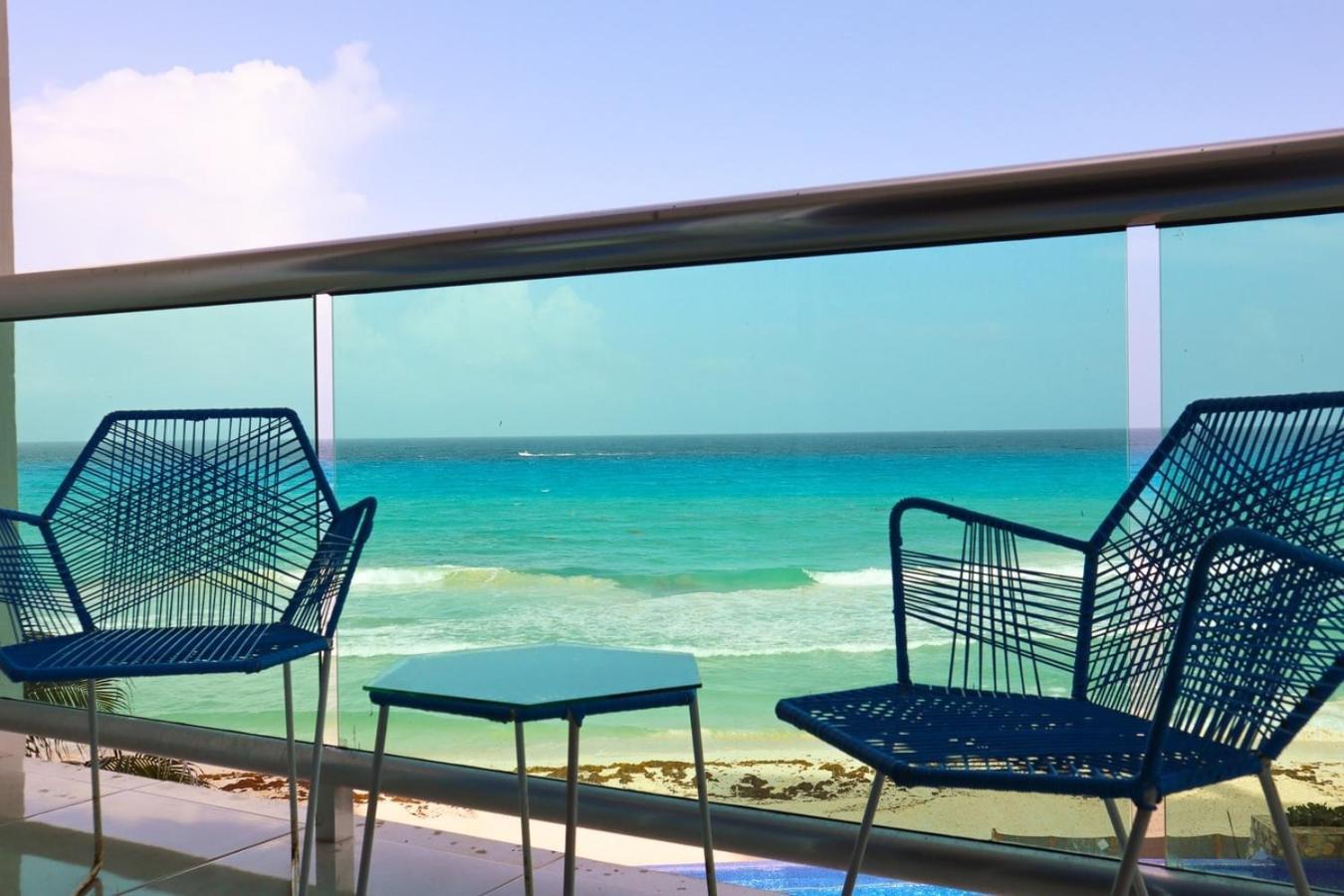 With Ocean View, 1 Min To Coco Bongo Cancún