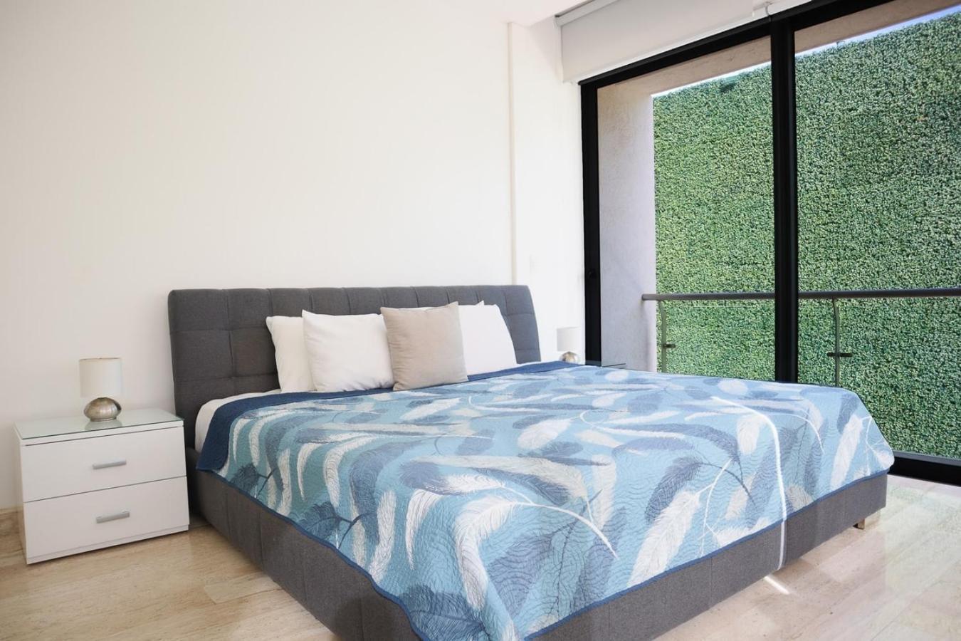 Modern With Balcony & Pool, Marina Puerto Apartamento