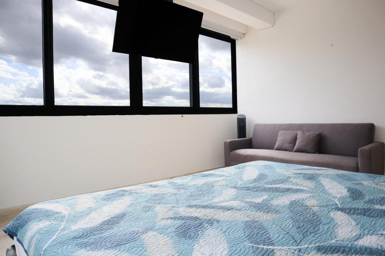 Modern With Balcony & Pool, Marina Puerto Apartamento *