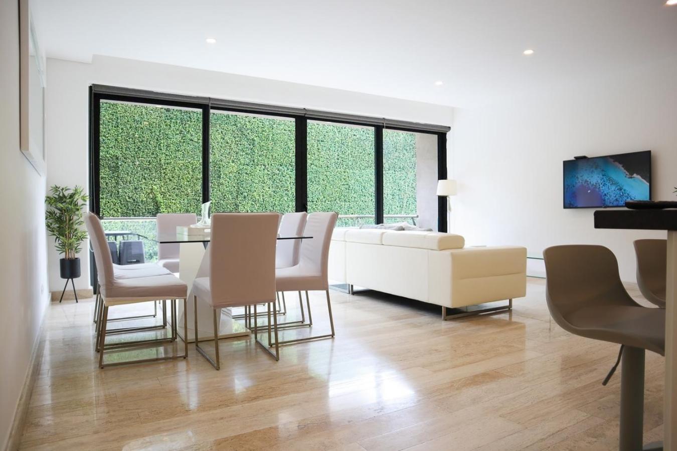 Modern With Balcony & Pool, Marina Puerto *