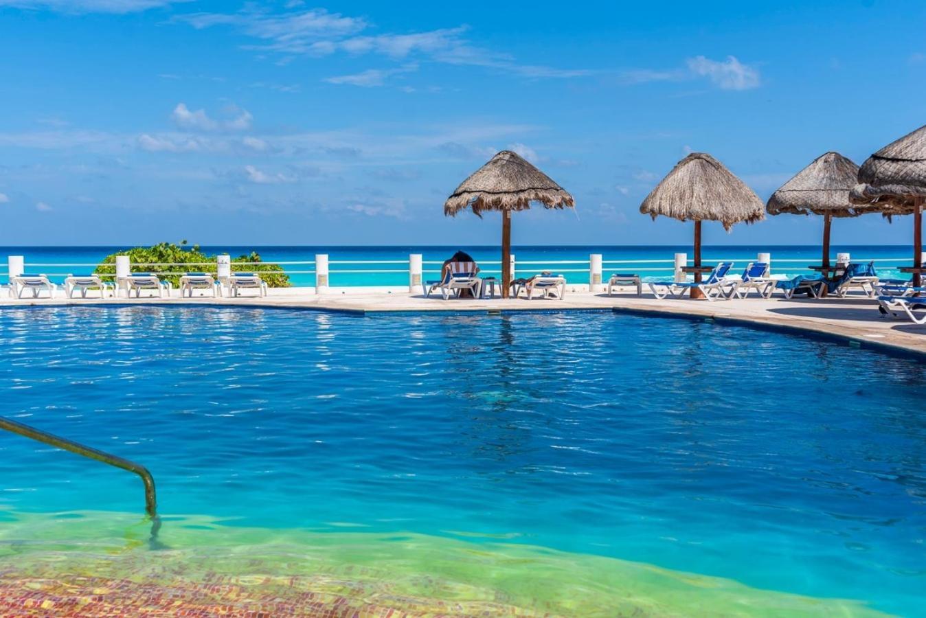 With Balcony & Partial Ocean View At Marlin * Cancún