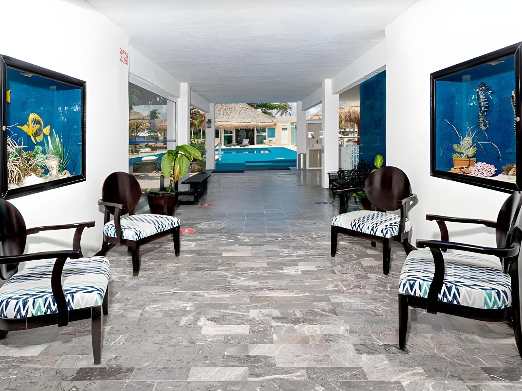 Paradise Beachfront & Nightlife Heart