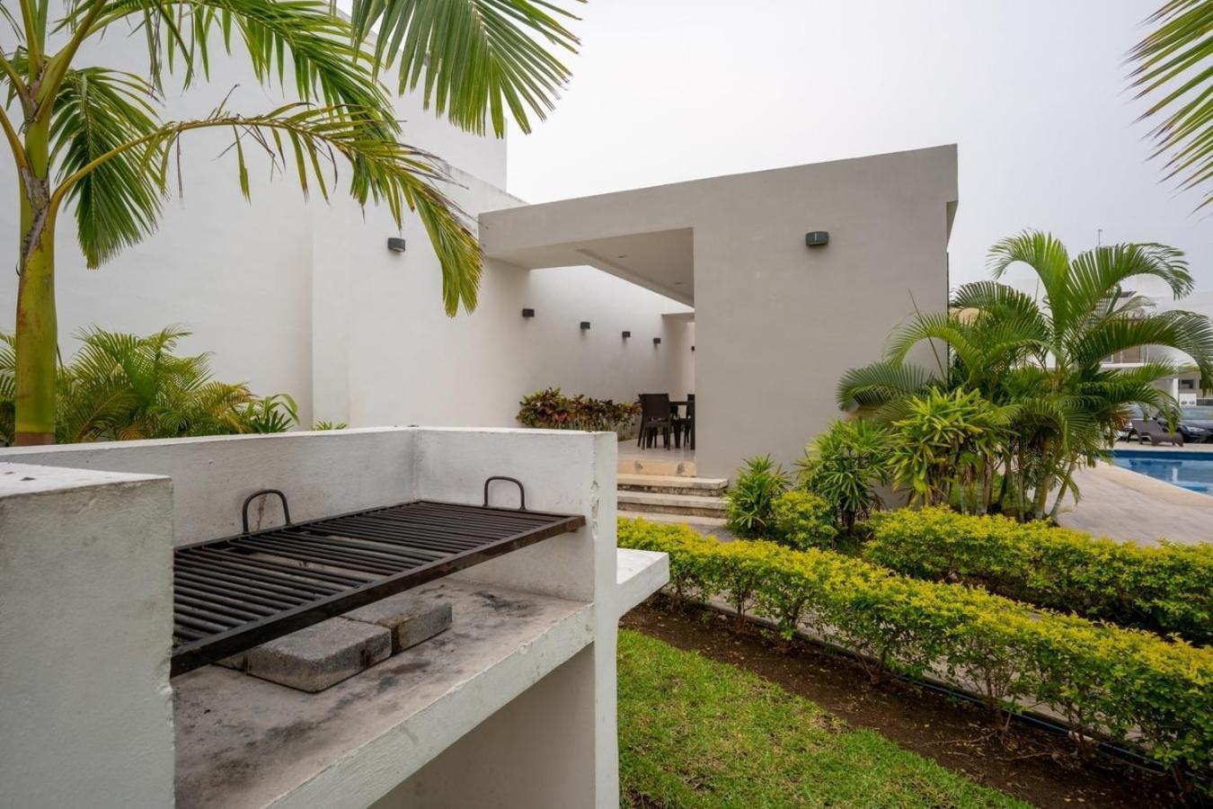 3br Centric House W/ Pool, Bbq And Great Amenities