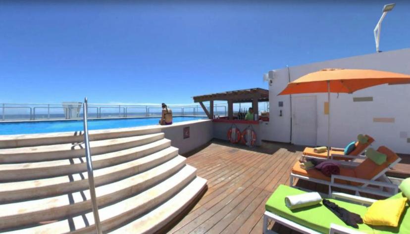 Queen Hotel del amor