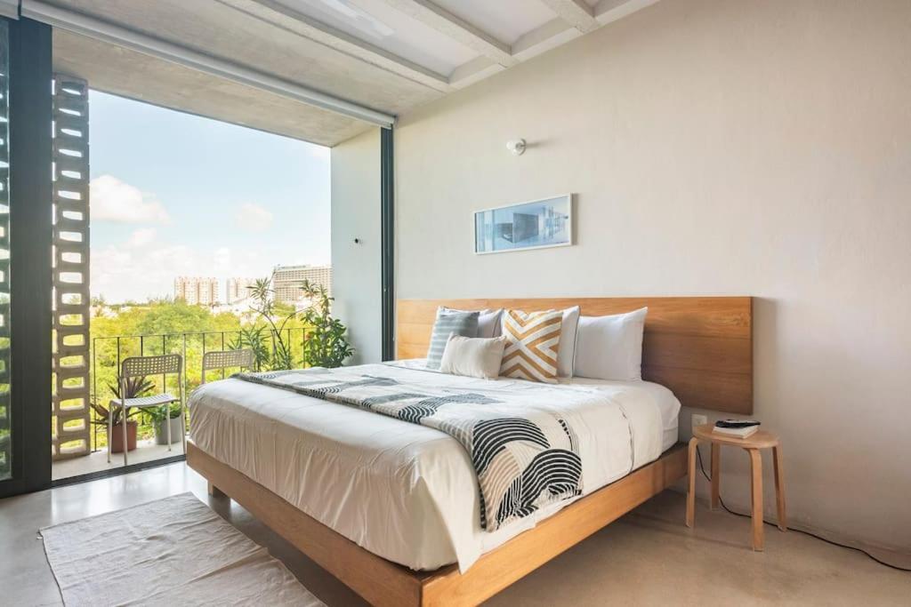 Cool Loft Rooftop Pool, Great Views *