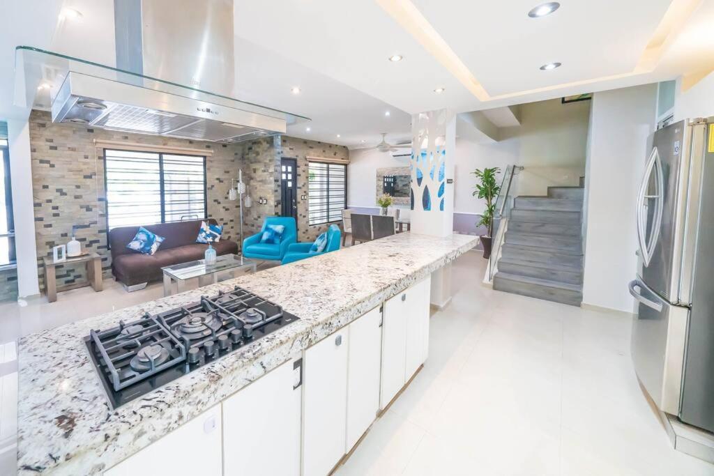 Villa Caracol King Bed - 4 Bedroom -w Terrace At Downtown Prime *