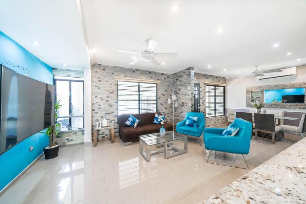 Caracol King Bed - 4 Bedroom -w Terrace At Downtown Prime Cancún