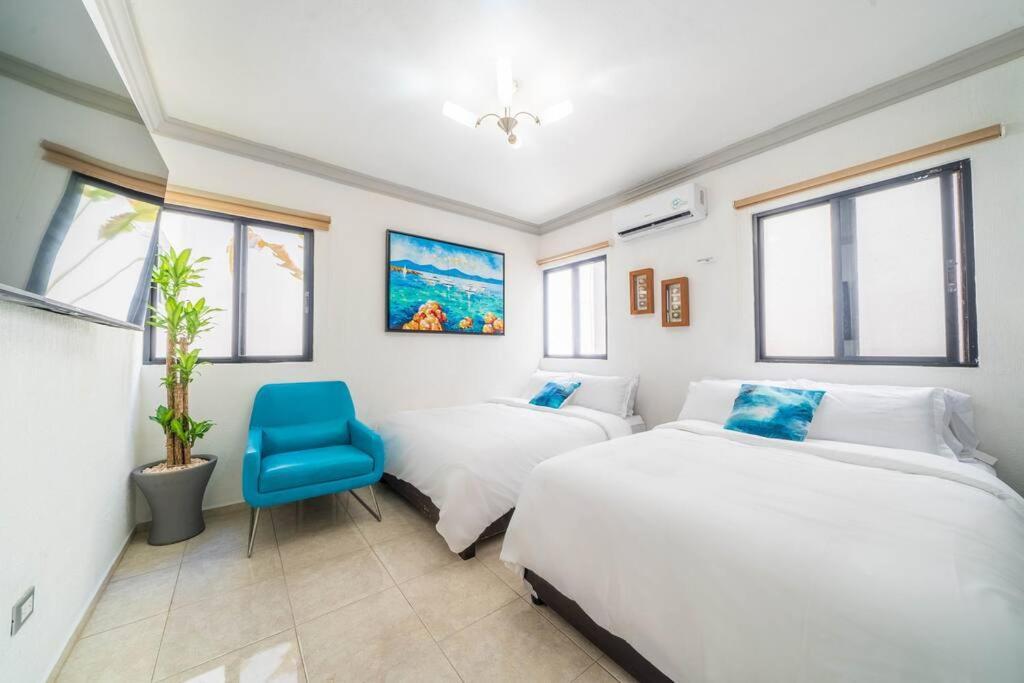 Caracol King Bed - 4 Bedroom -w Terrace At Downtown Prime Villa