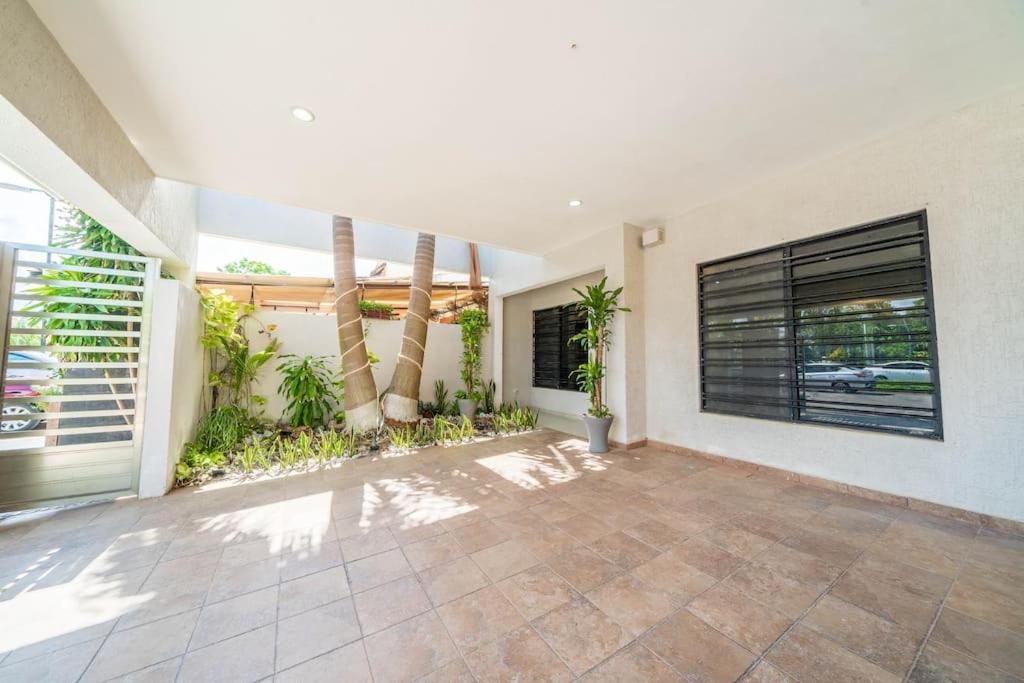 Caracol King Bed - 4 Bedroom -w Terrace At Downtown Prime Villa *