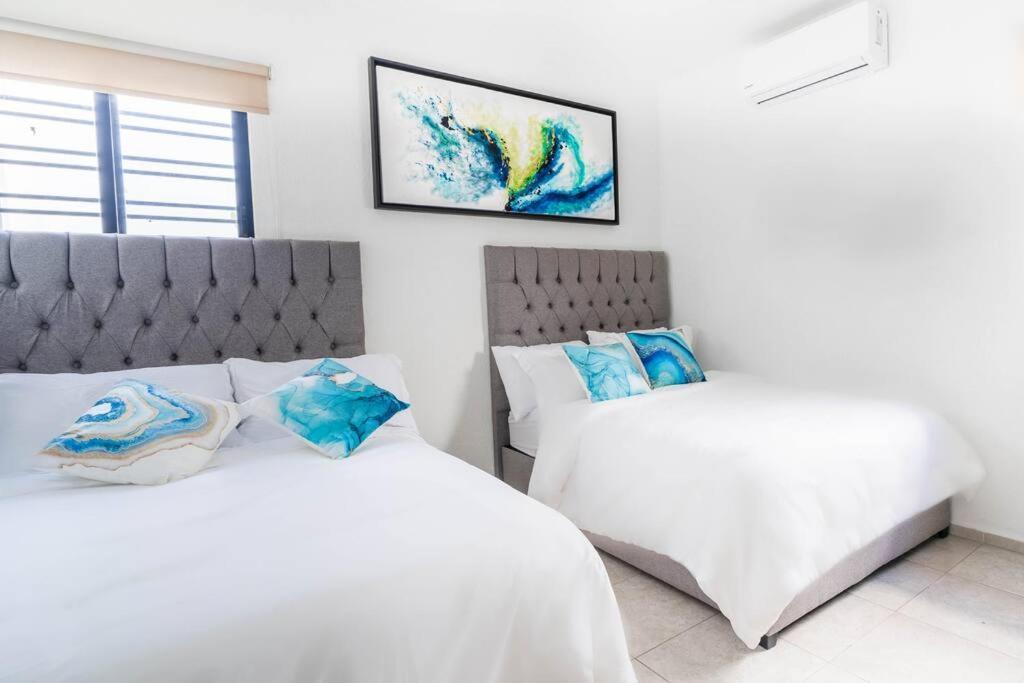 Caracol King Bed - 4 Bedroom -w Terrace At Downtown Prime