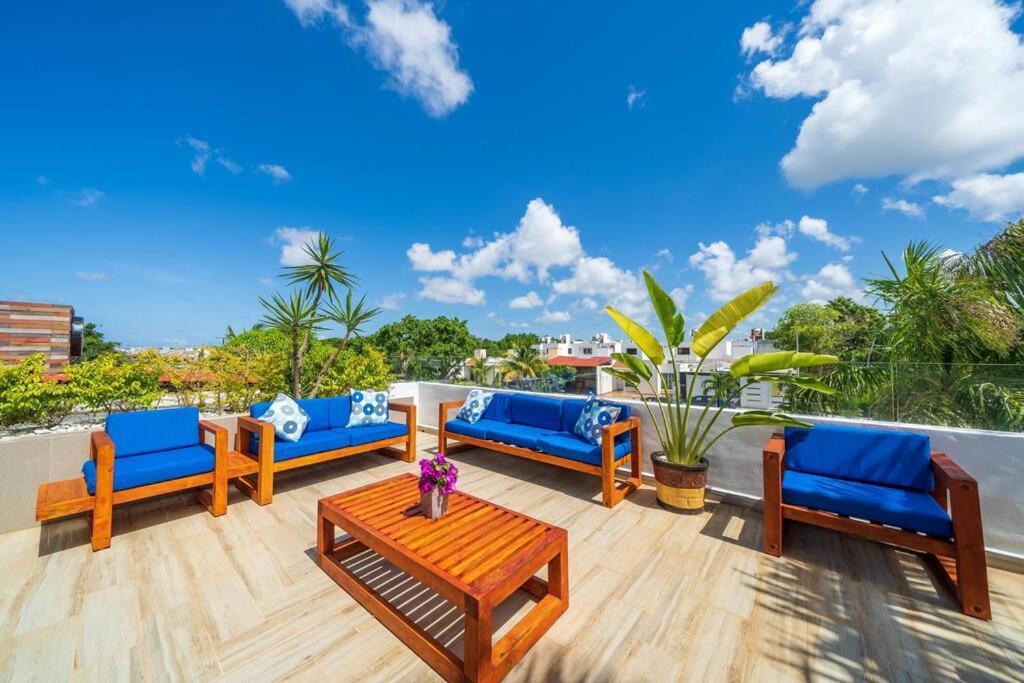 Caracol King Bed - 4 Bedroom -w Terrace At Downtown Prime Villa