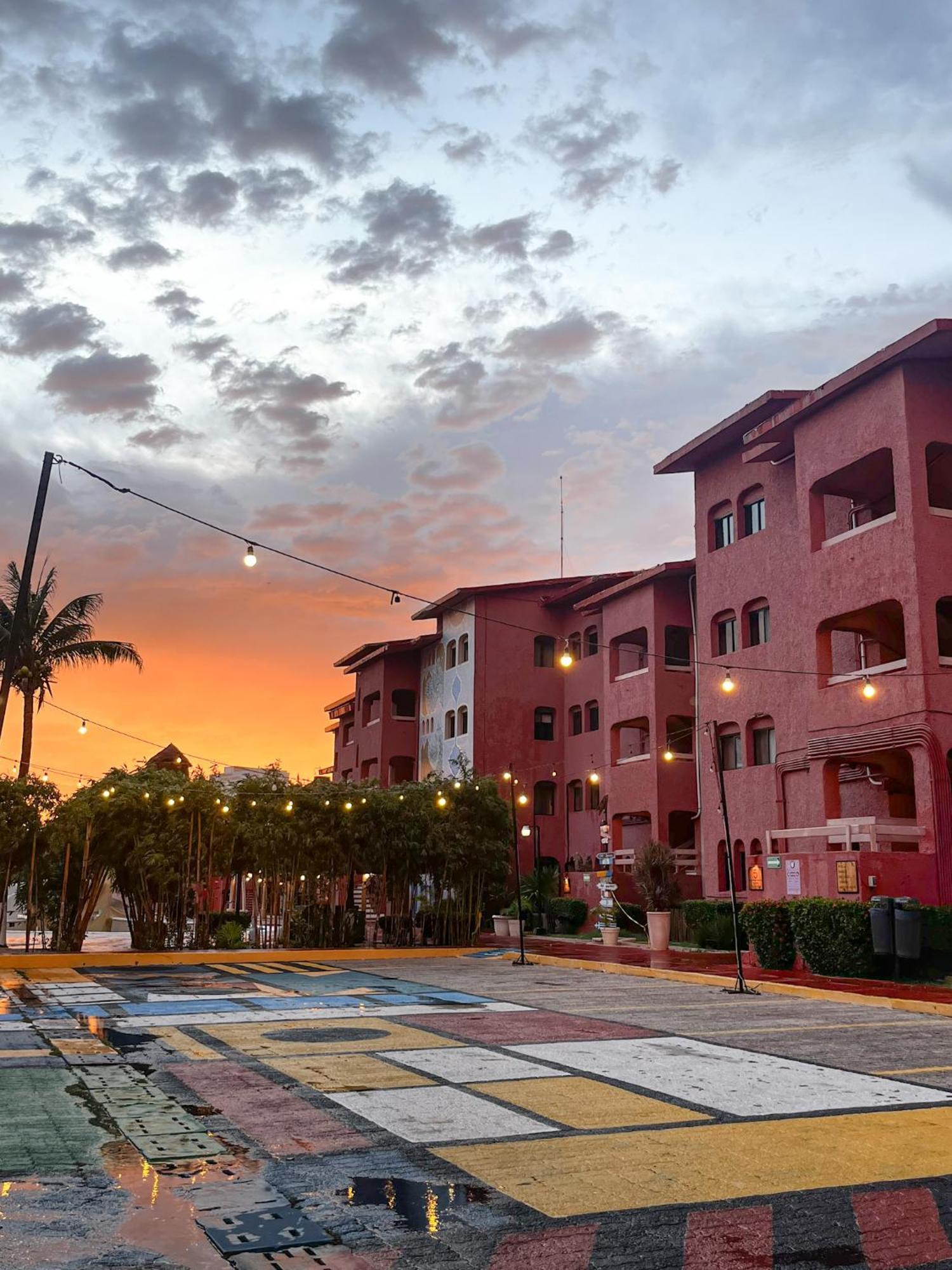 Selina Laguna Zone 3*