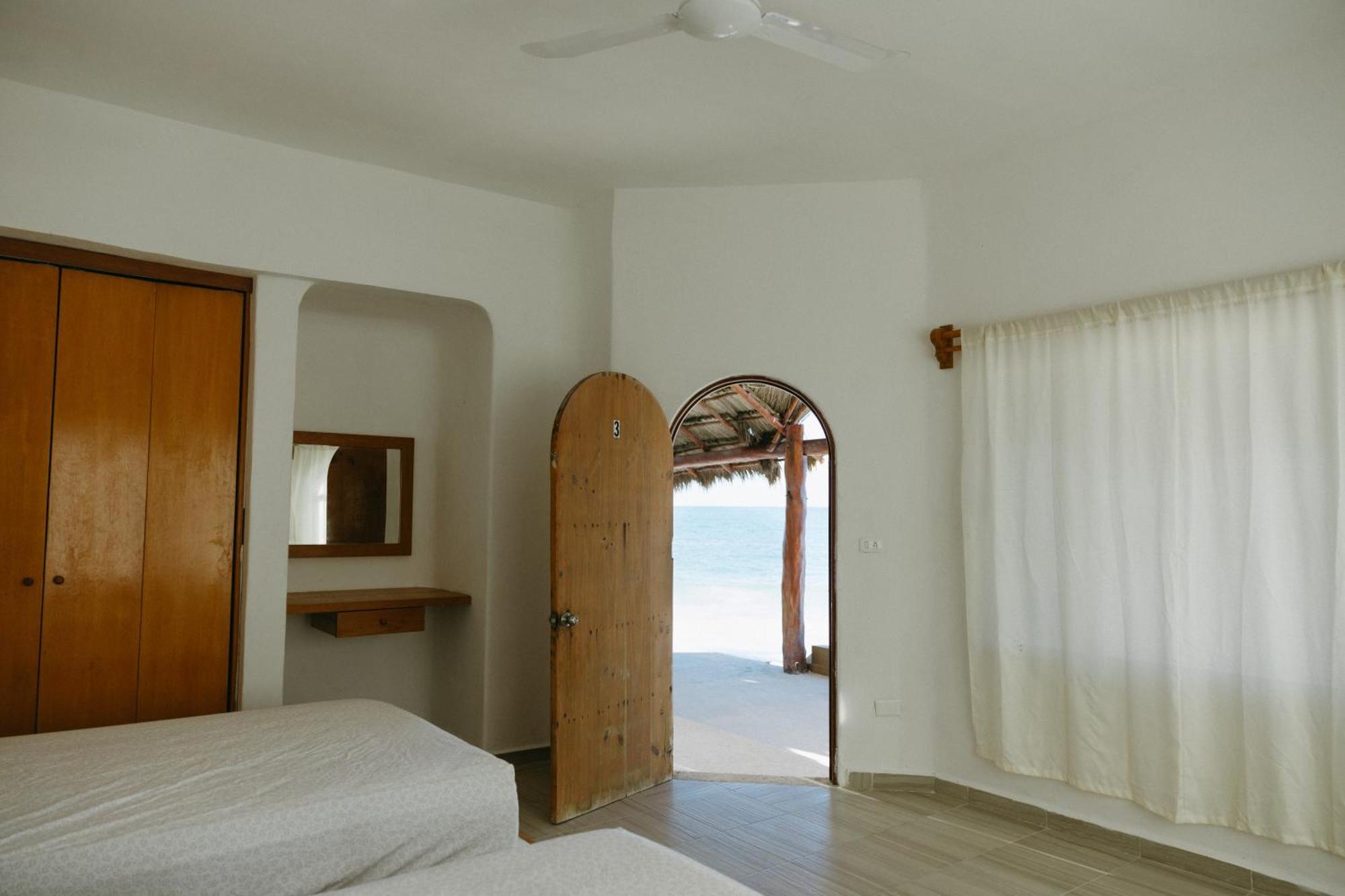 Ocean Bliss Retreat Entire Private Beachfront With 4 Villa *