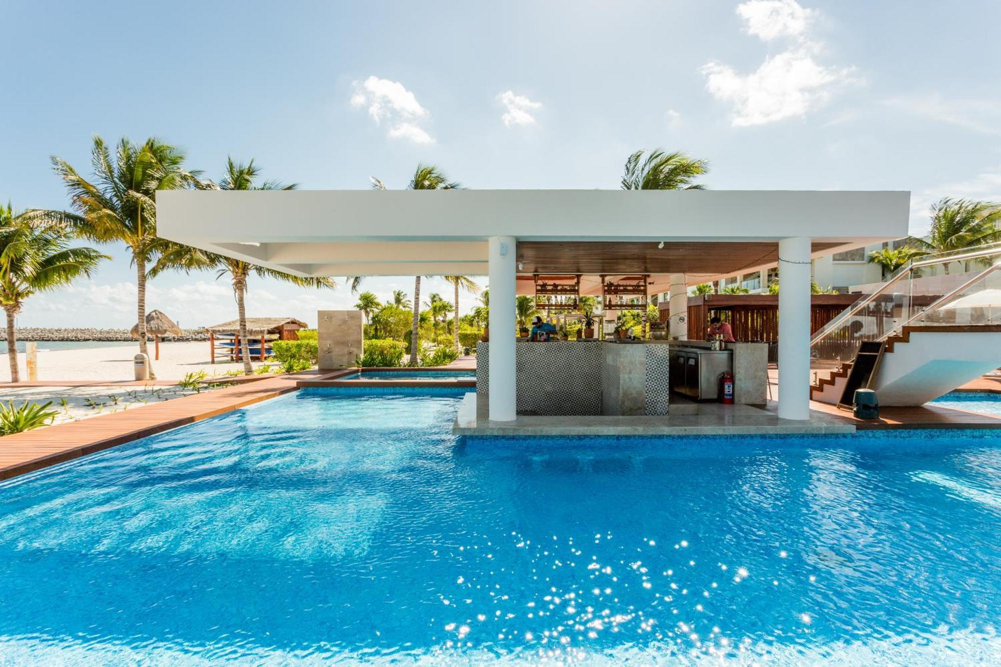 Luxury 2-bedroom With Club Access Apartment Cancun