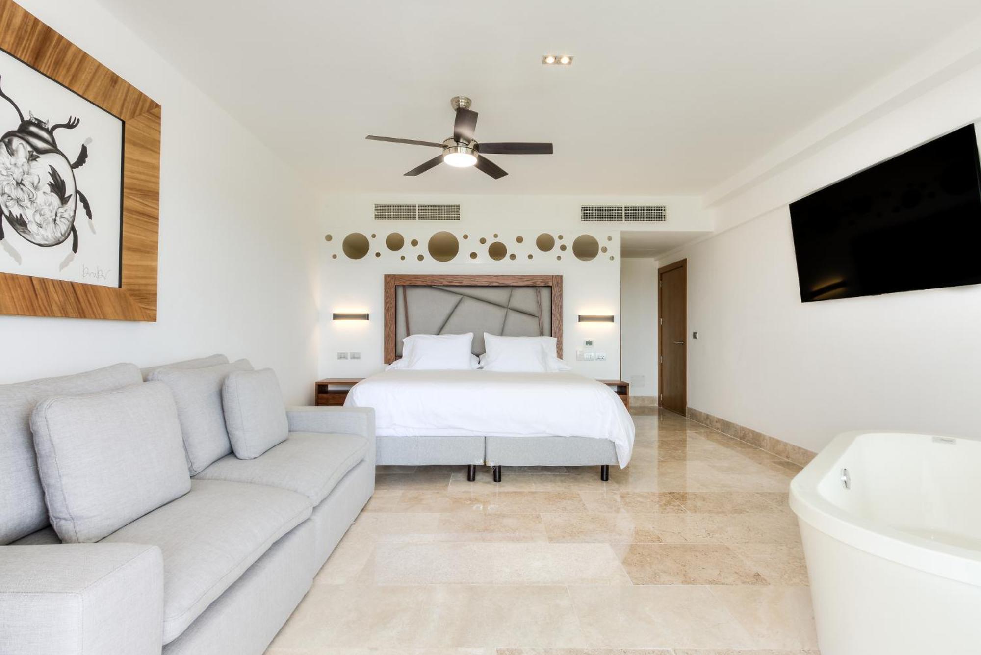 Luxury 2-bedroom With Club Access Cancun
