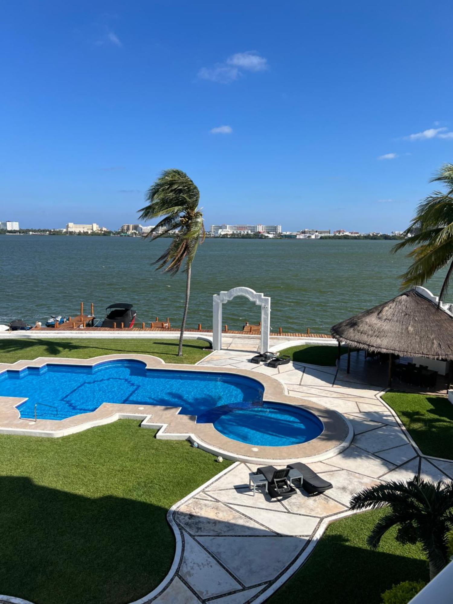 Penthouse Frente A La Laguna Apartamento Cancún