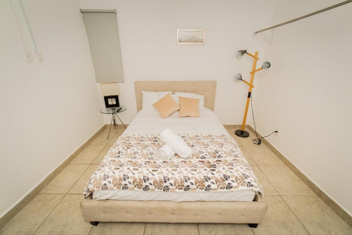 Fantastic Near Downtown, Amazing Pools And Areas