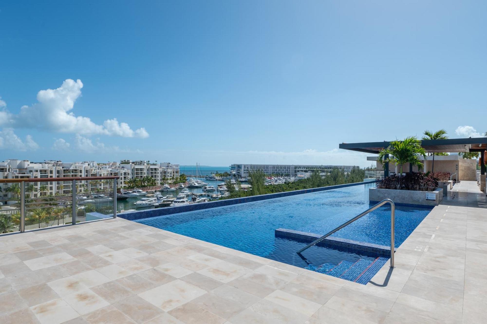 Marina Vista Retreat In La Amada Apartamento Cancún