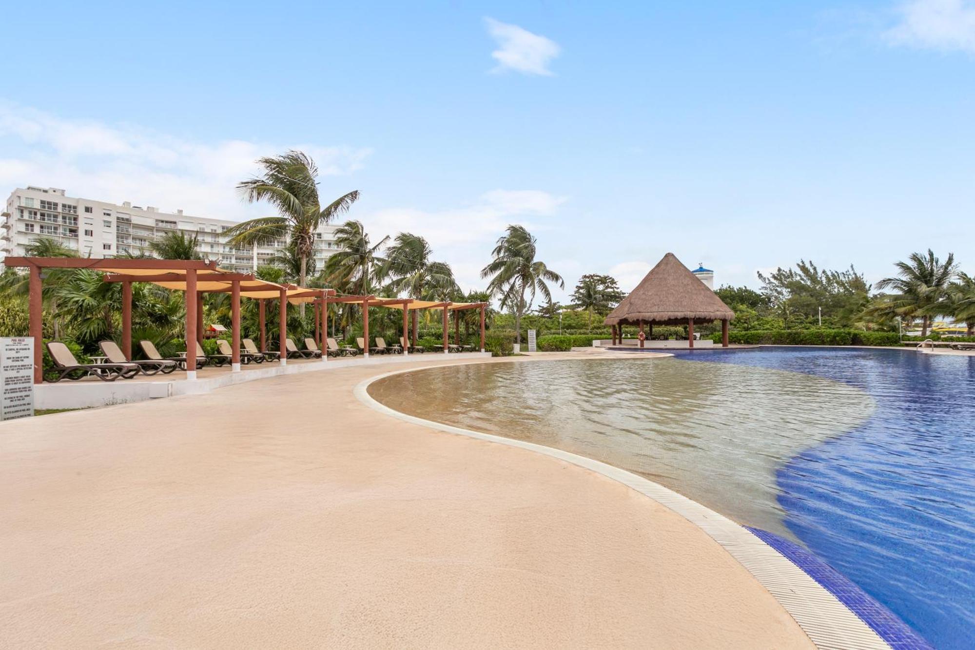Spacious 3bd With Pool & In Apartamento *