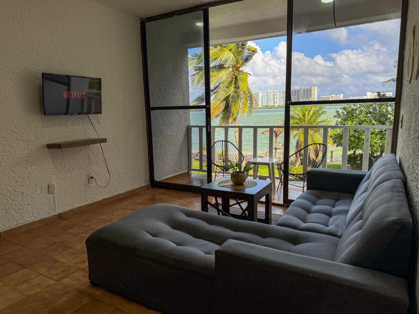 W/ Pool & Lagoon View In Zone * Cancún