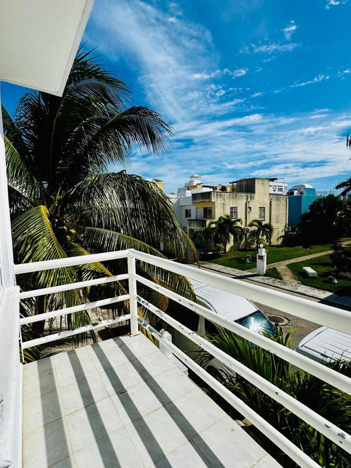 Full House Near The Cancún