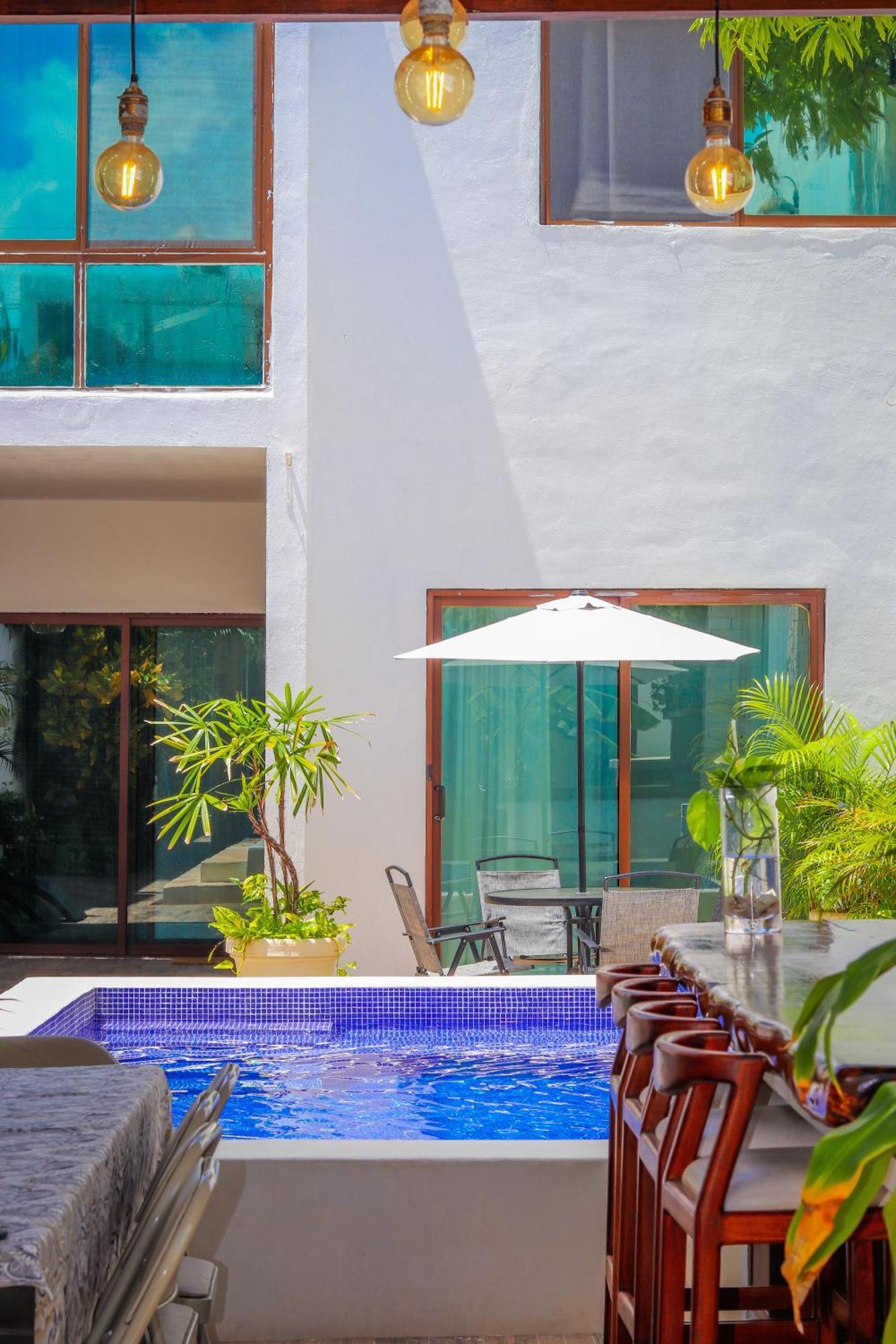Gran Con Banos En Villa Cancún
