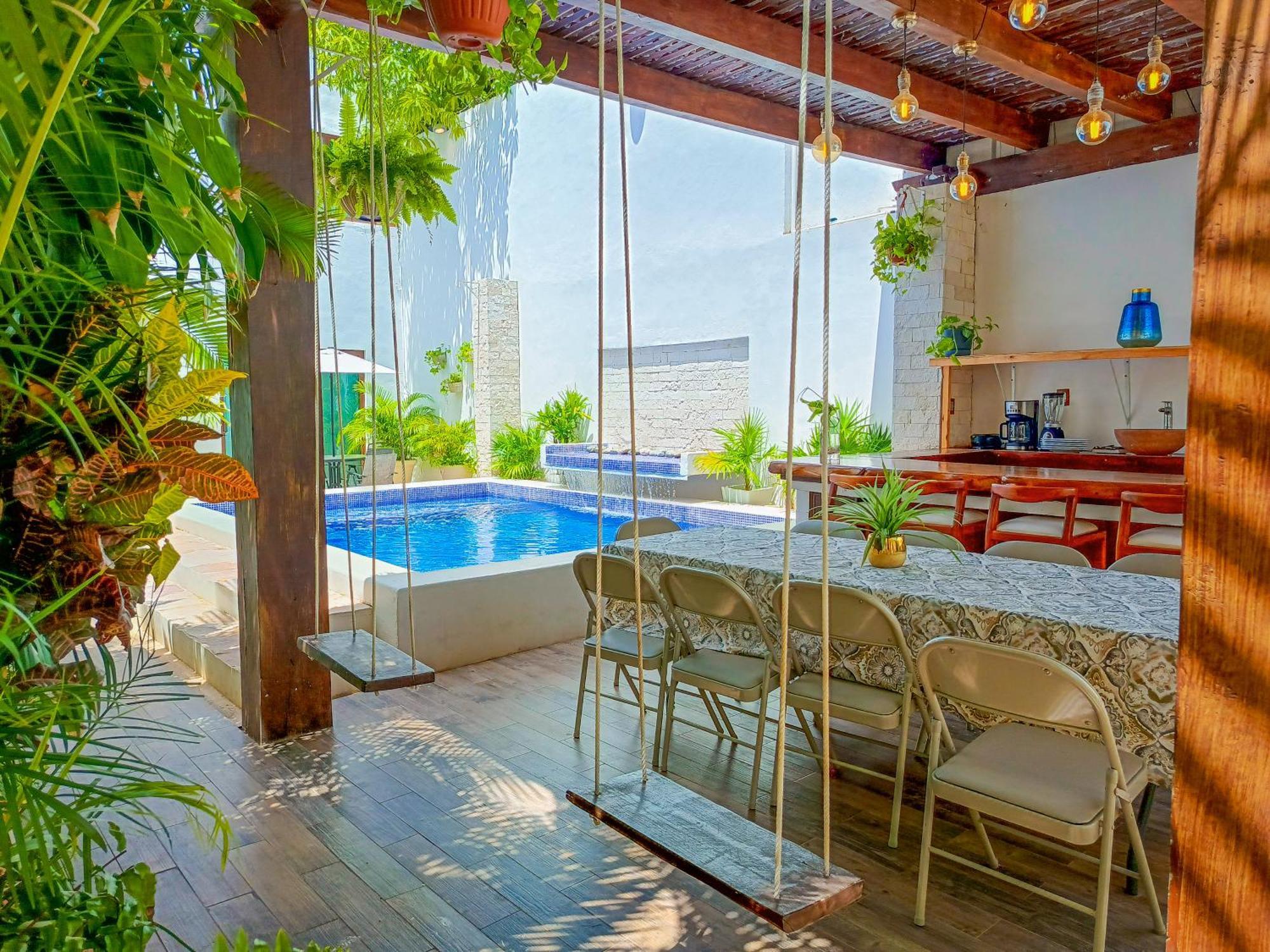 Villa Gran Con Banos En *