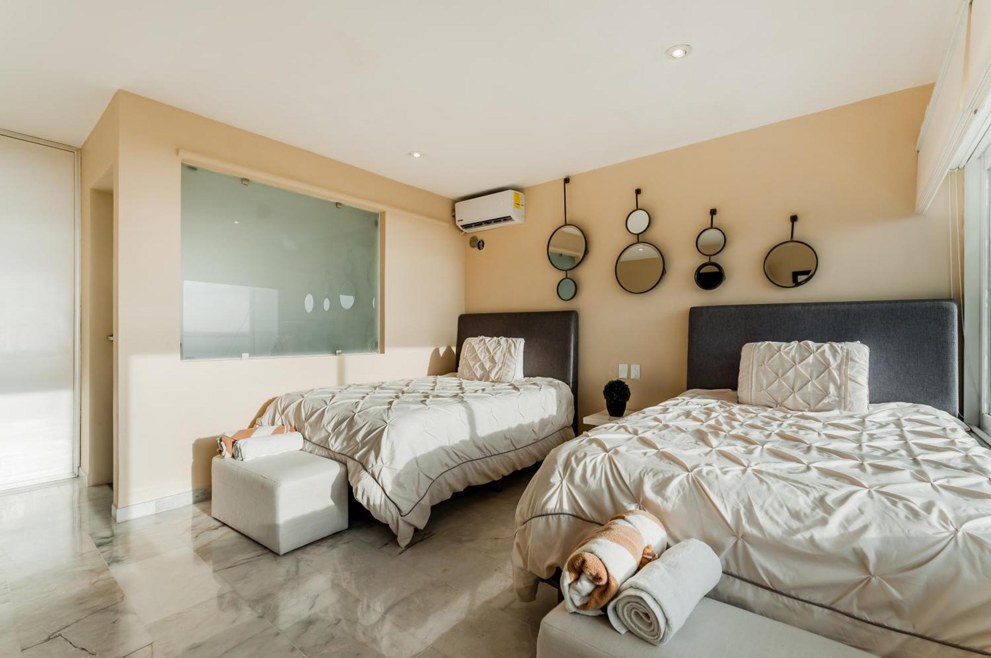 Aparthotel Brisas Beachfront Penthouses