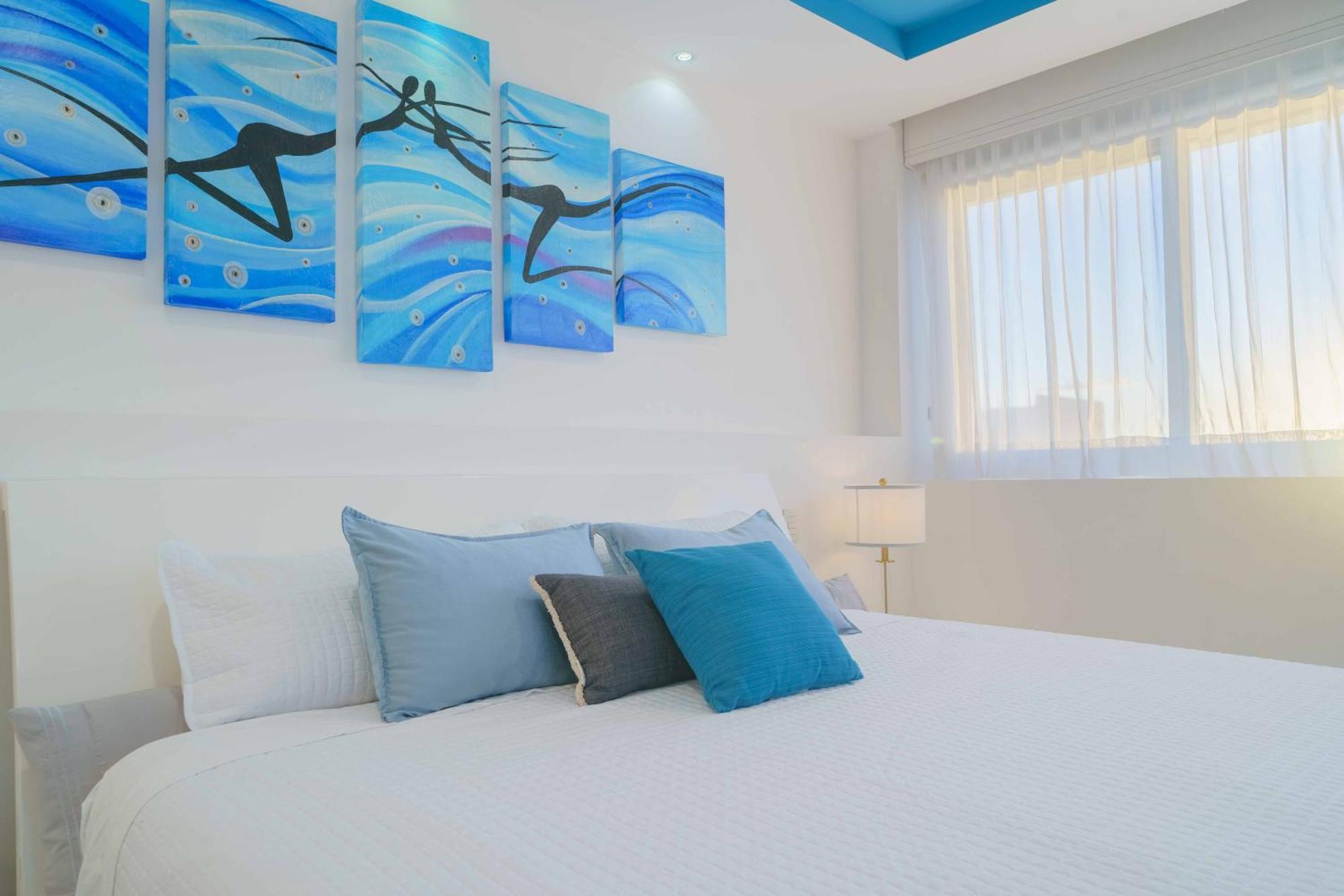 Luxury 4 Bedroom Penthouse With Private Jacuzzi Steps From Hotel Zone Cancún