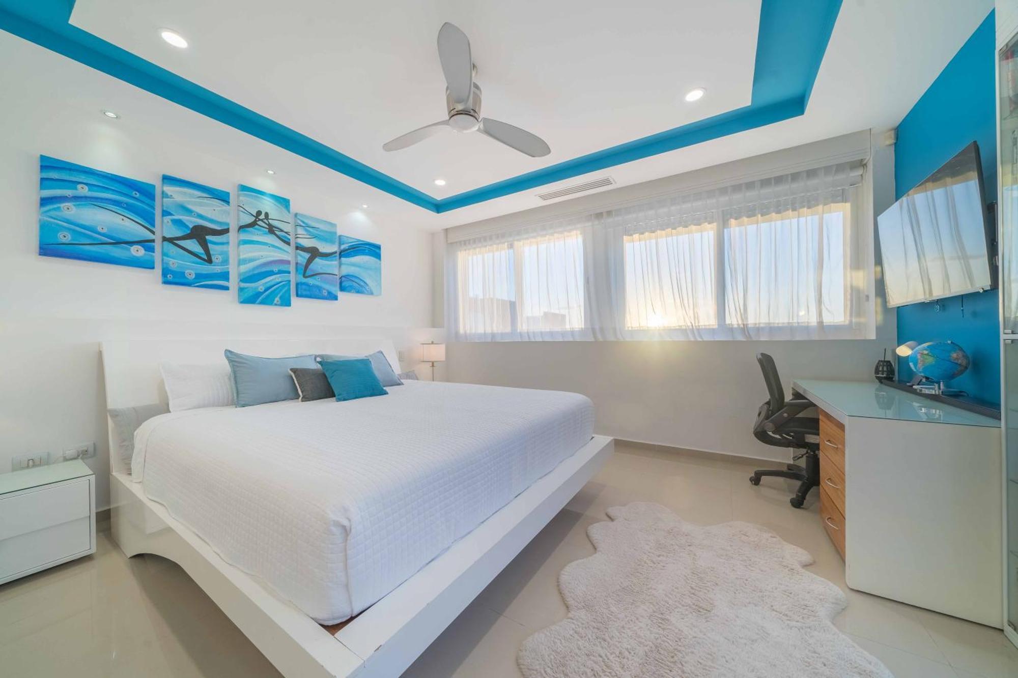 Luxury 4 Bedroom Penthouse With Private Jacuzzi Steps From Hotel Zone Cancún